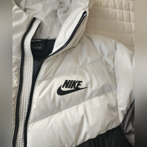 Nike Colorblock Puffer Jacket - Picture 2 of 13
